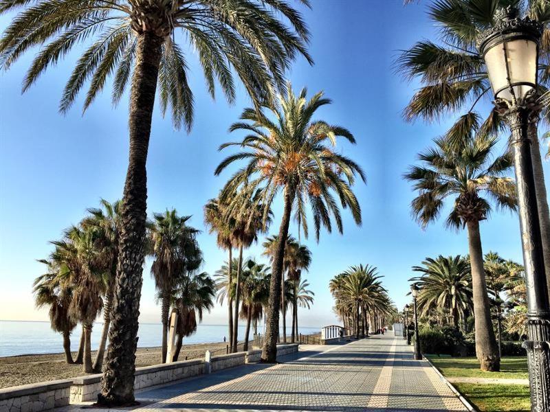Beachside Luxury 2 Bedroom Apartment, Puerto Banus Apartamento *
